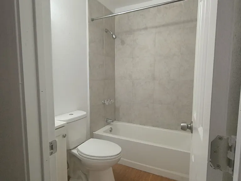 6423 S 10th St #10 — Photo 8