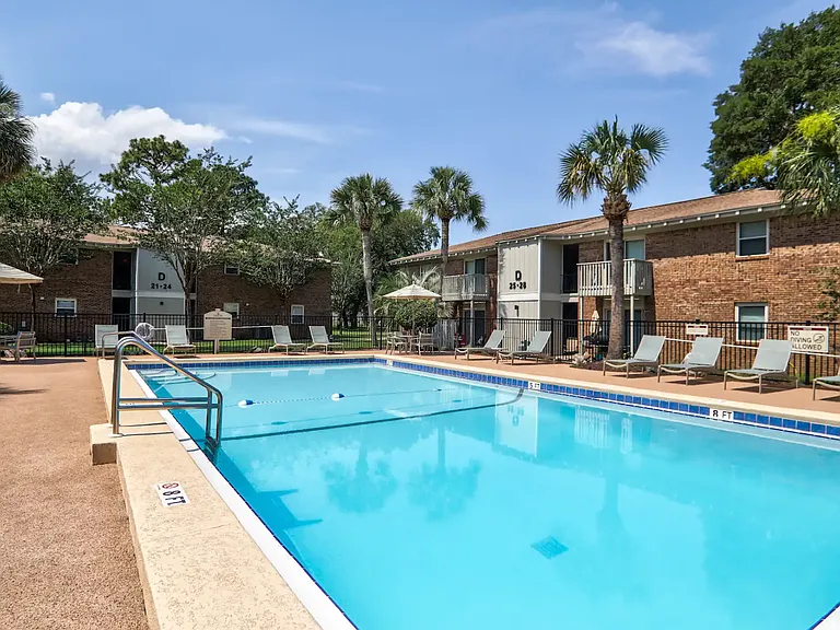 Carriage Hills Apartments — Photo 8