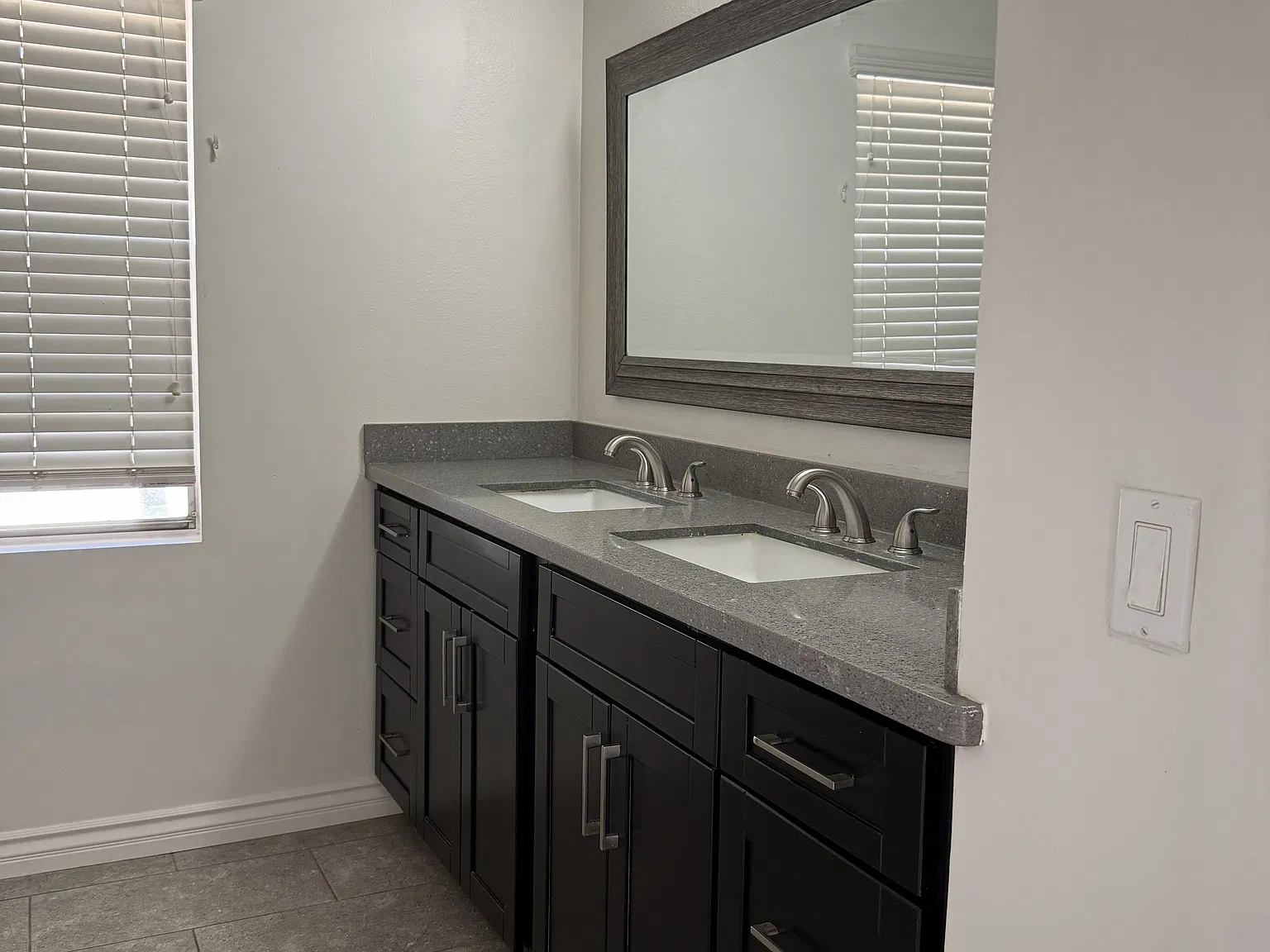 4 bed, 2.5 bath, 1799 sqft, $4,000 — Photo 2