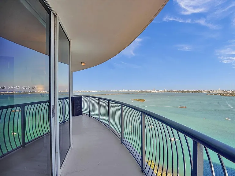 1750 N Bayshore Dr #3802 — Photo 34