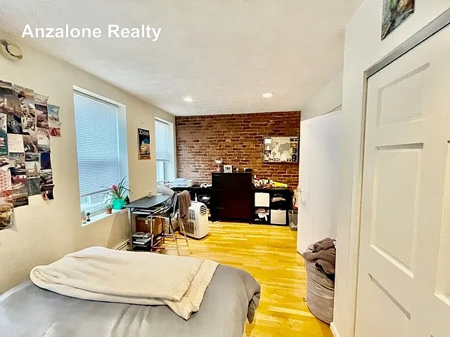 14 1/2 Hull St #5 — Photo 3