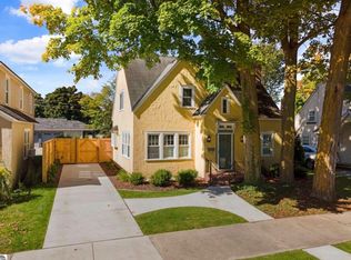 212 Wellington St, Traverse City, MI 49686