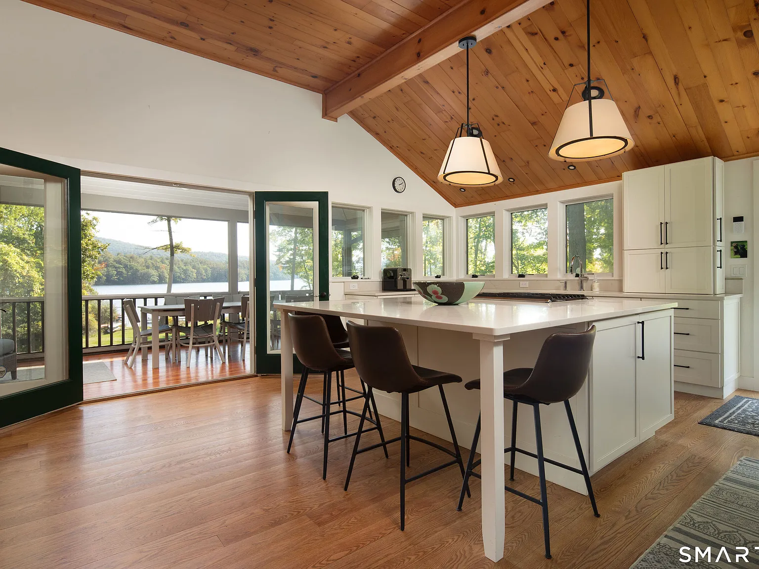 4 bed, 2.0 bath, 1384 sqft, $5,500 — Photo 3