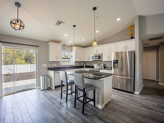 3rd image of 4373 Atwater Dr