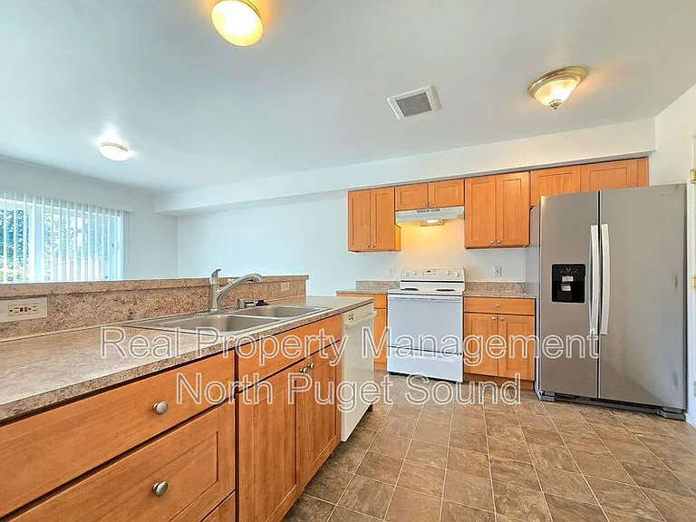 1205 Frontier Cir E #A — Photo 6