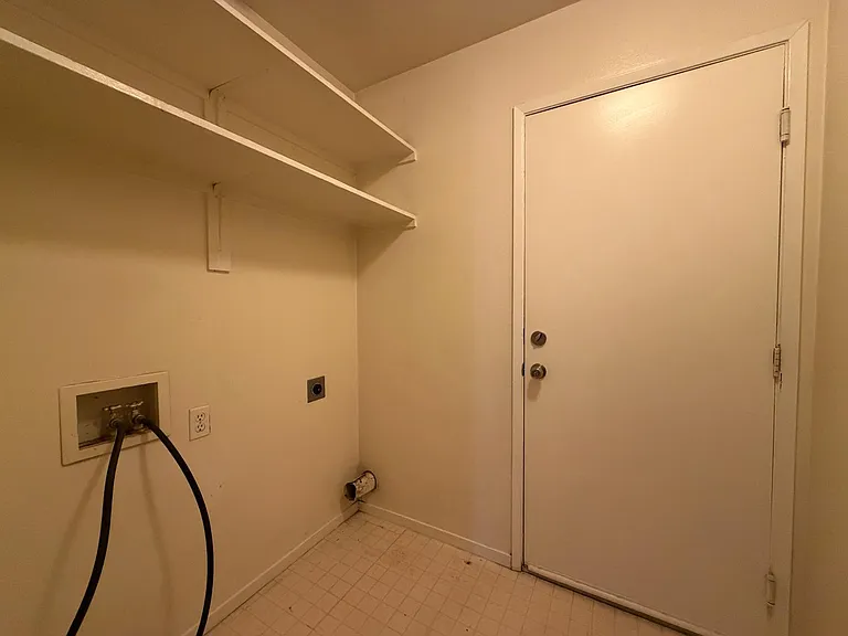 2350 E Fallbrook Ave — Photo 18