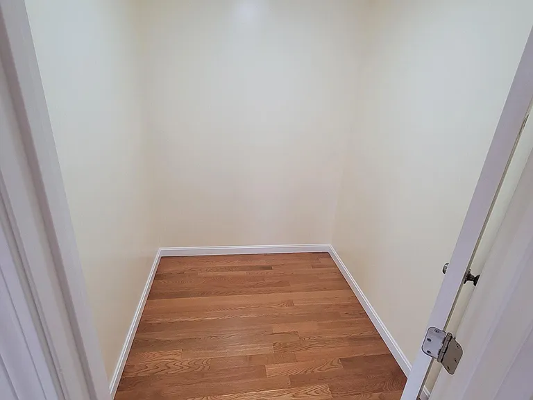 31 Hamilton St — Photo 15