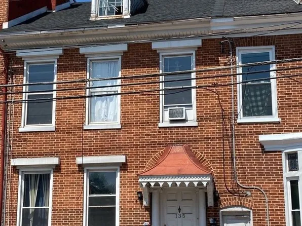 135 S 2nd St, 135 S 2nd St #2, Chambersburg, PA 17201