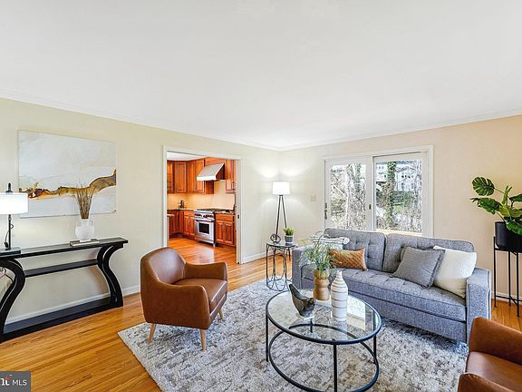 3rd image of 10052 Oakley Ct