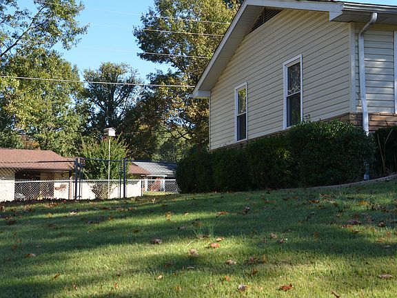 5th image of 2548 Fairlane Dr