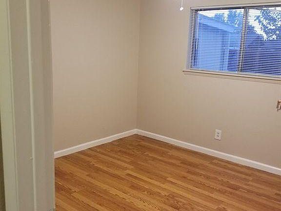 4th image of 3708 Gulf Ave