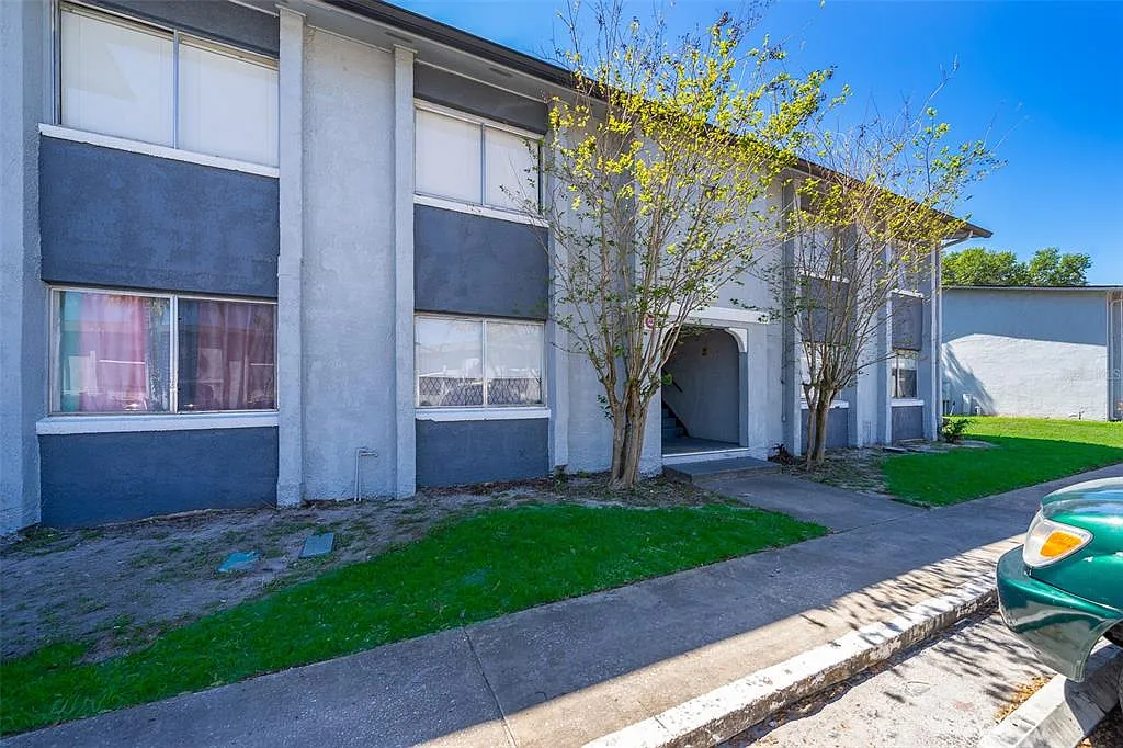 2 bed, 2.0 bath, 976 sqft, $1,375 — Photo 1