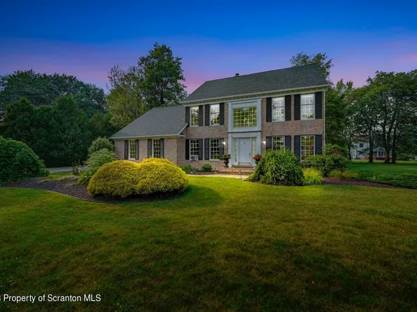 922 Apple Tree Rd, Moscow, PA 18444