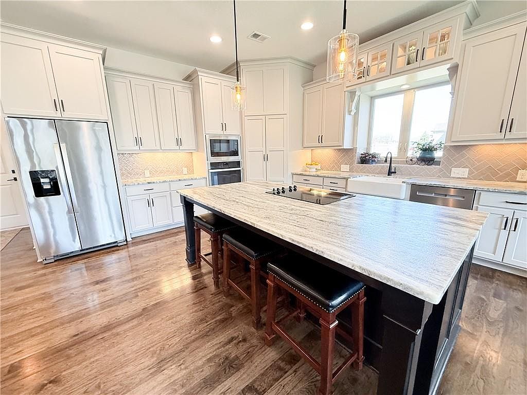 814 Creekmoor Dr