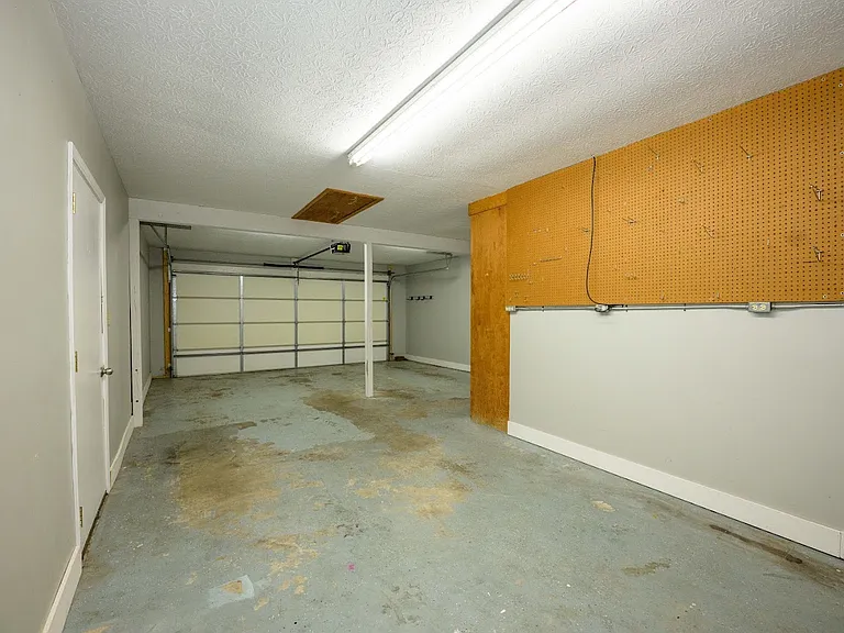 226 Carey Ln — Photo 22