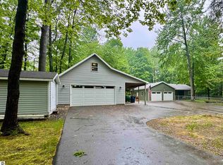 4546 Prouty Rd, Traverse City, MI 49686