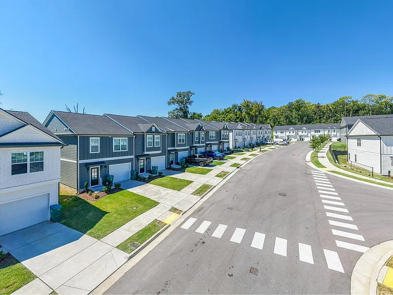 Residences At Hardin Valley — Photo 3