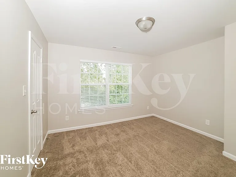 121 Fining Ct — Photo 12