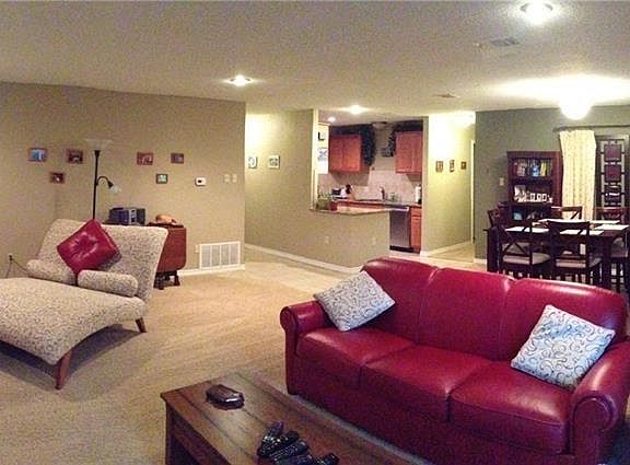 4th image of 11217 Applewood Dr