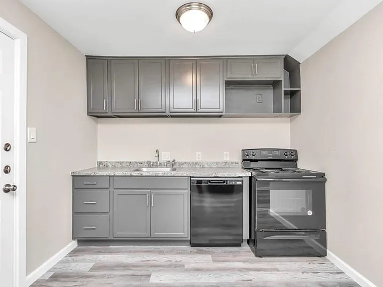 3404 Blodgett St — Photo 10