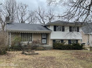8304 Twisted Pine Rd, Louisville, KY 40219