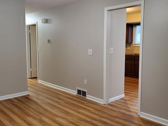 4th image of 26584 Palmer Blvd