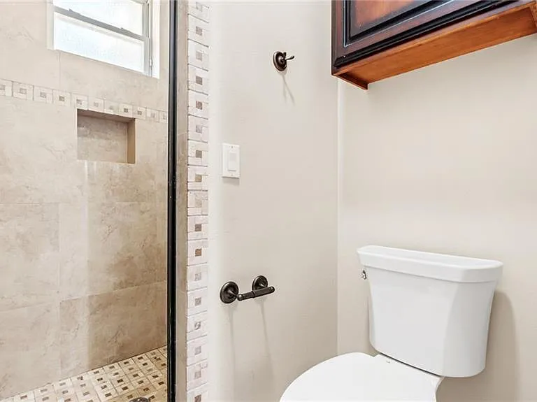 3002 Santa Monica St — Photo 24