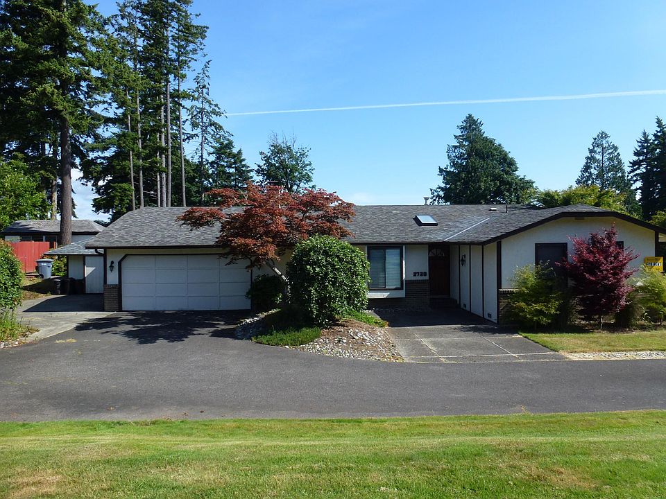 We call this home "the villa". It's on a nice private lot so close to town. Very peaceful, no traffic.