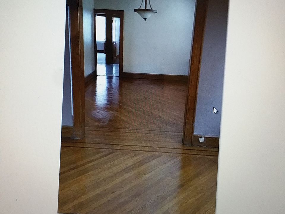 2nd image of 299 Isabella Ave #3