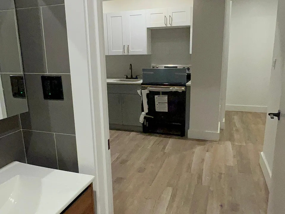 1801 Weeks Ave #5J