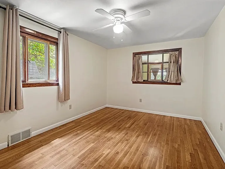 311 Redgate Rd — Photo 9