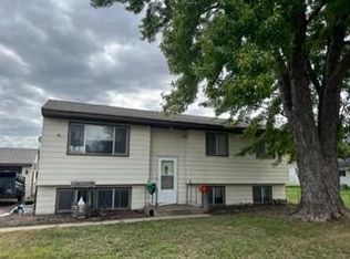 4032 70th St E, Inver Grove Heights, MN 55076