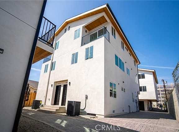 3rd image of 1031 N Cummings St #2