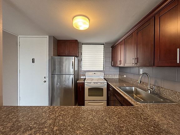 5th image of 1320 Alexander St APT 801