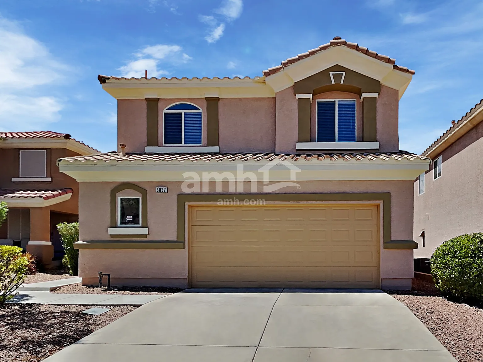 4 bed, 2.5 bath, 2692 sqft, $2,560 — Photo 1