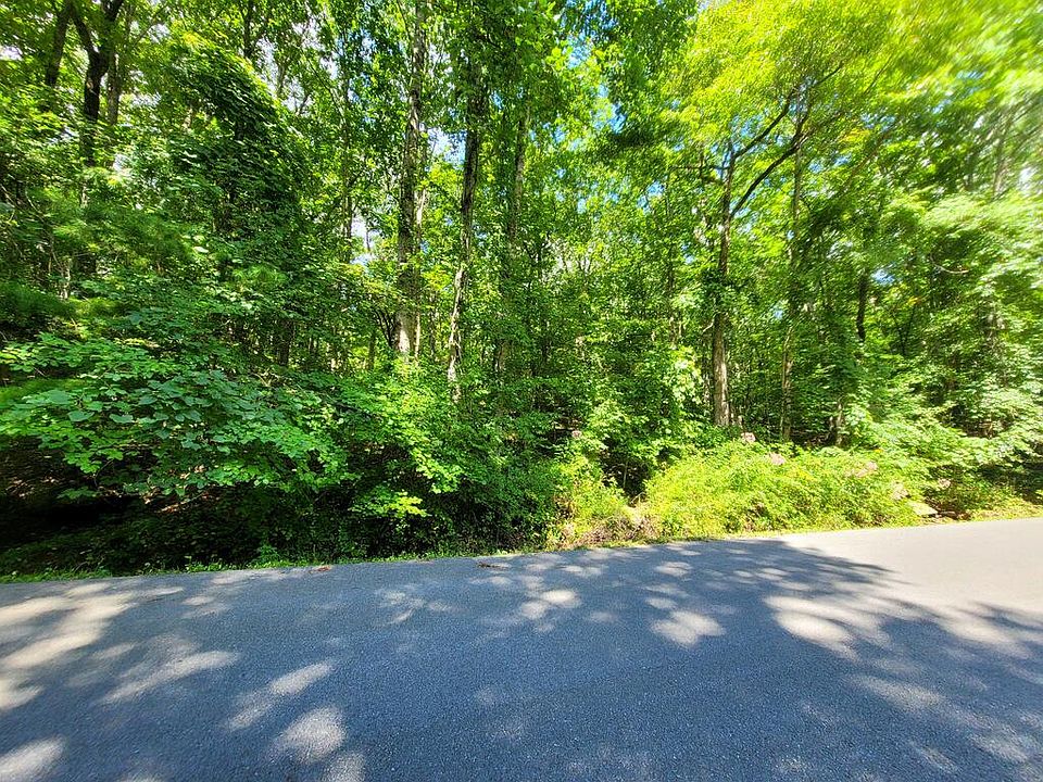 28th image of 159-161 Sugarbush Cir