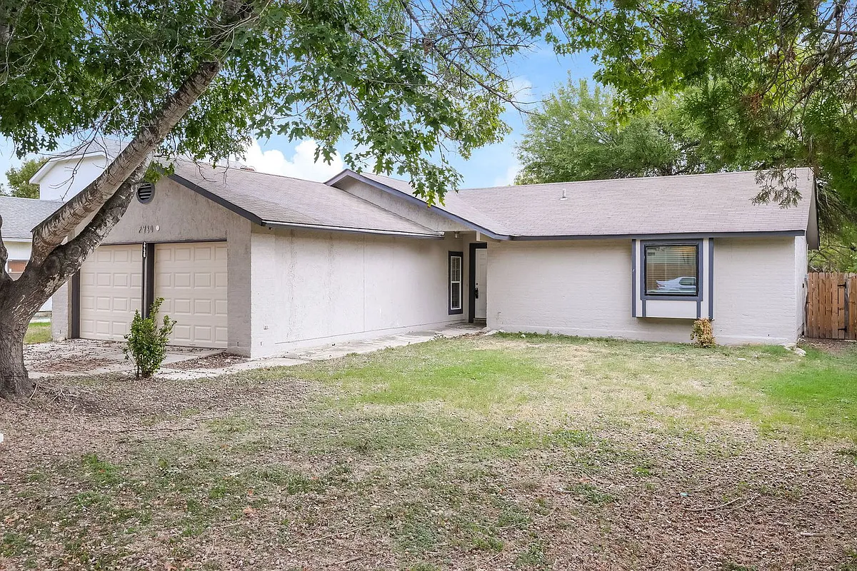 Building Photo - 2730 Bear Springs Dr