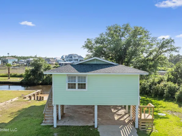 2183 Mole Dr, Bay Saint Louis, MS 39520