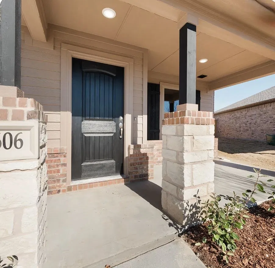 3 bed, 1464 sqft, $1,900 — Photo 2