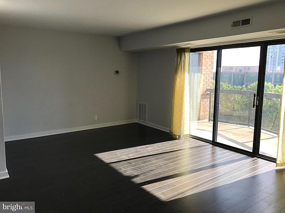 5th image of 8370 Greensboro Dr APT 1002