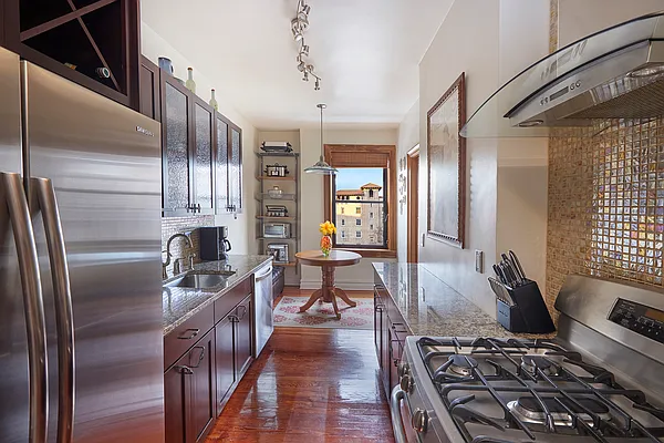 Sold by Compass | media 6