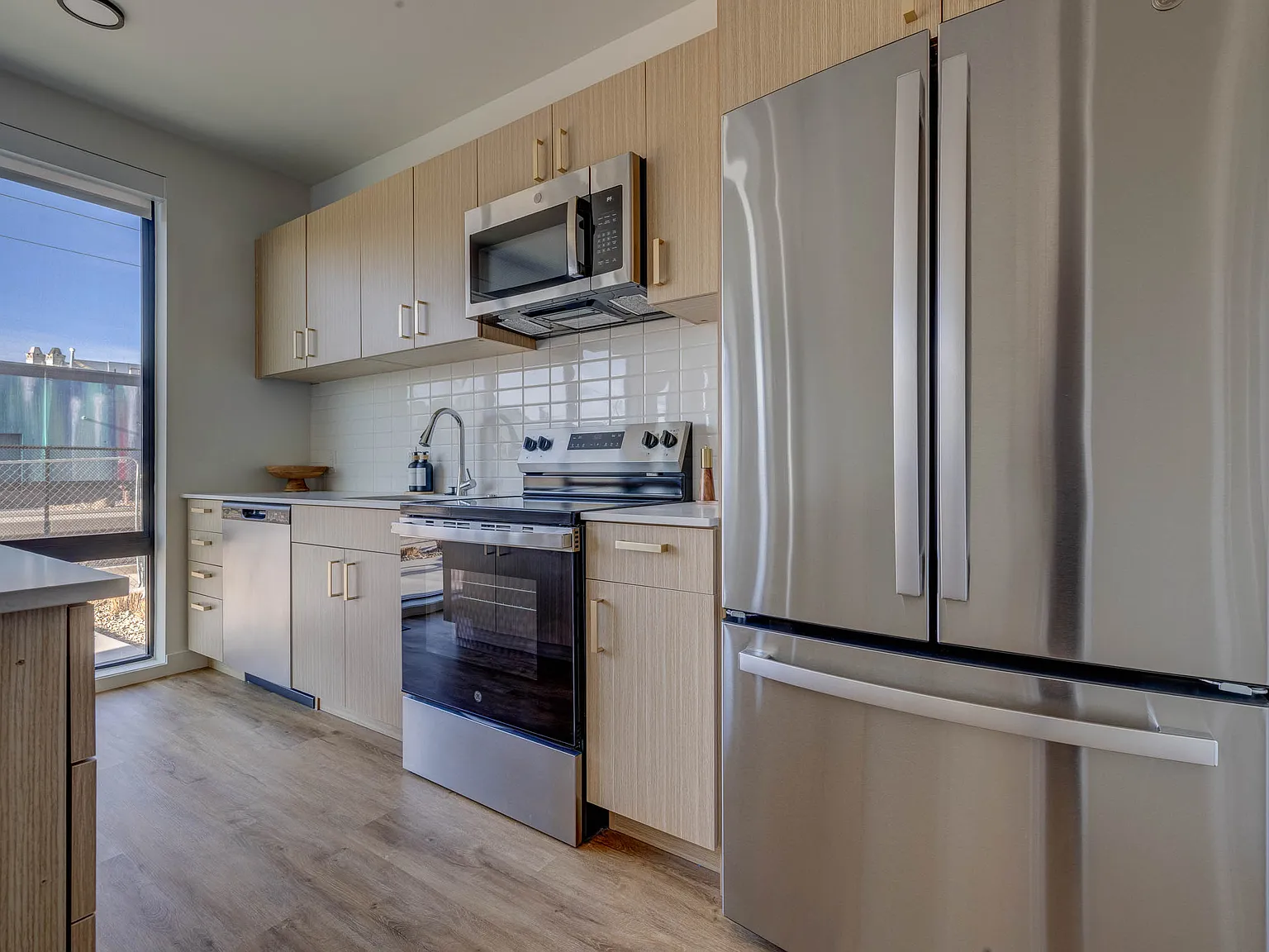 330 Belhaven — Photo 2