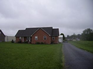 69 Mai Ridge Ln, Lafayette, TN 37083