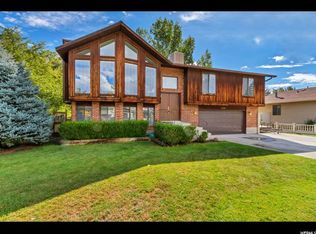 10087 S Countrywood Dr, Sandy, UT 84092