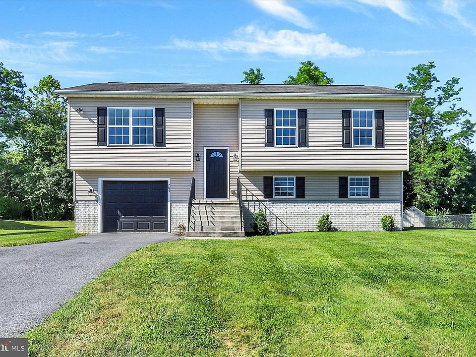 1st image of 207 Pike Ct