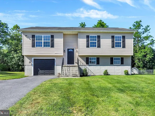 207 Pike Ct, Shippensburg, PA 17257