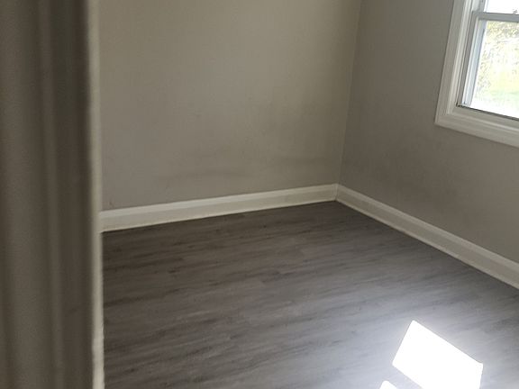 5th image of 716 Mansfield Rd