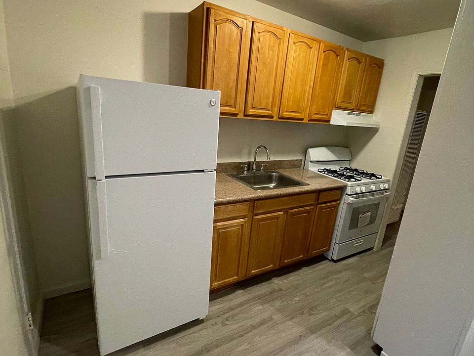 1st image of 1315 Harbor St #5