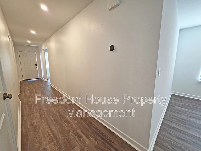 663 E Huyana Wind Dr — Photo 7