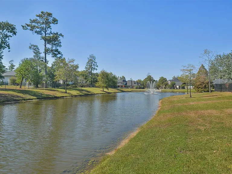 8114 Hideaway Lake Cir — Photo 50